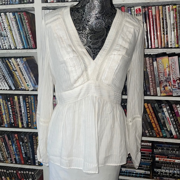 Jessica Simpson Tops - Jessica Simpson Boho Peasant Top V-Neck Long Sleeve‎ cream Blouse Lightweight